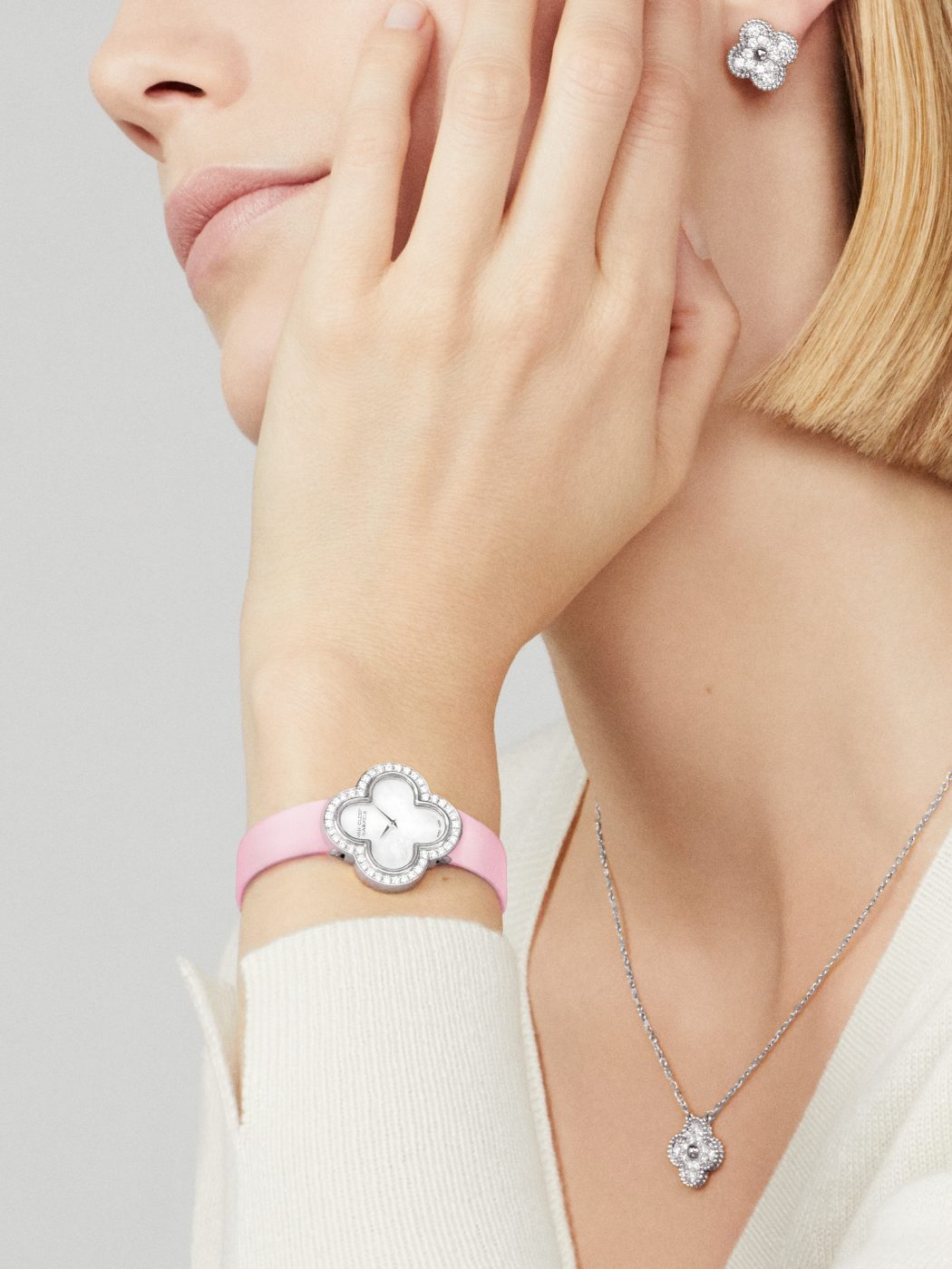 Vintage Alhambra Pendant Necklace - Silver