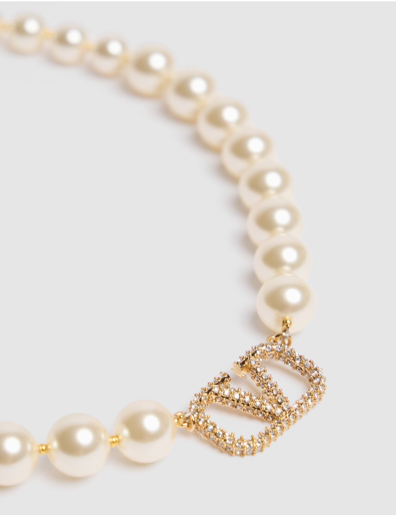 Valentino-Inspired Pearl Necklace