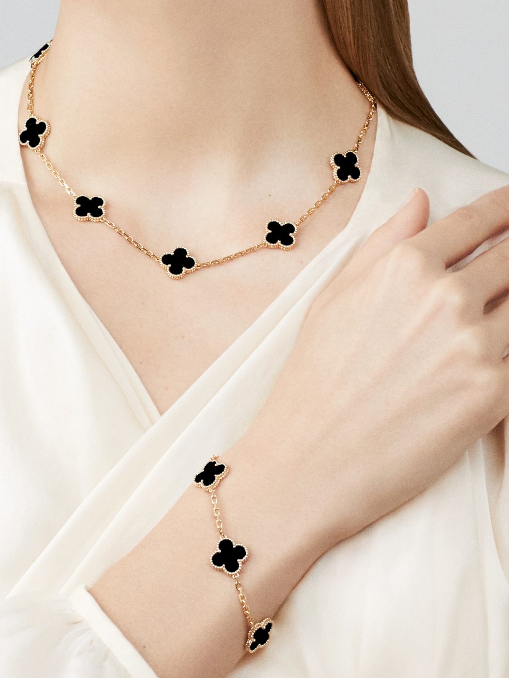 Vintage Alhambra 10 Clover Necklace – Black