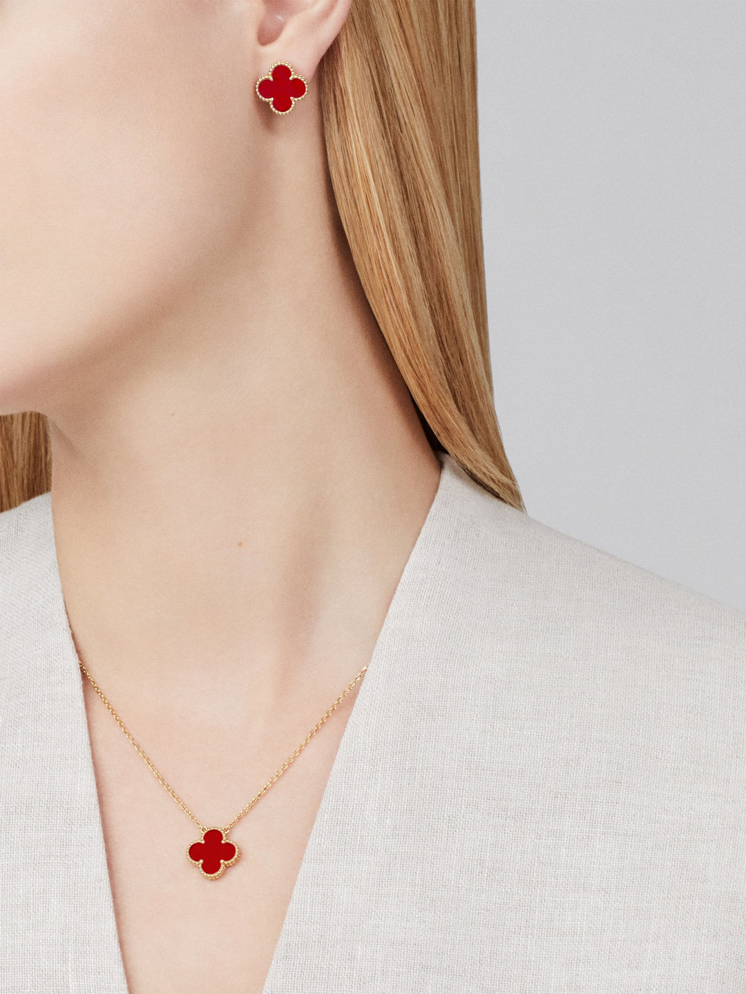 Vintage Alhambra Pendant Necklace - Red