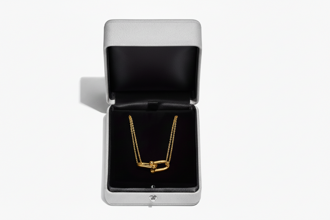 Single Golden Elo Necklace