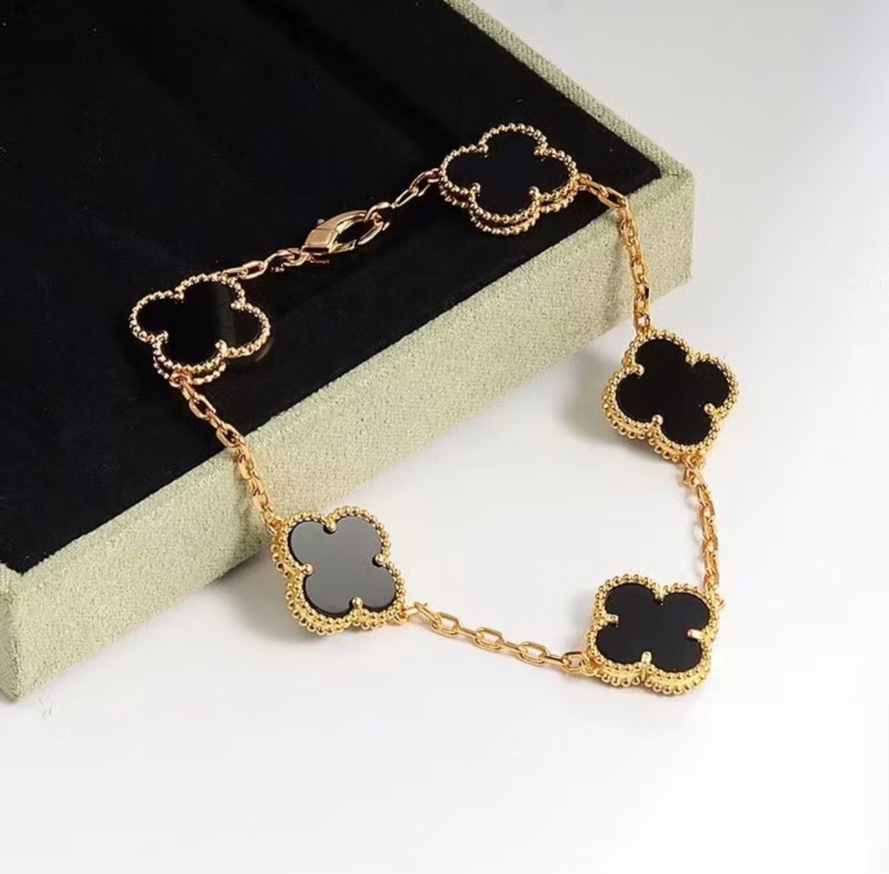 Vintage Alhambra 5 Clover Bracelet – Black Semi-Jewelry